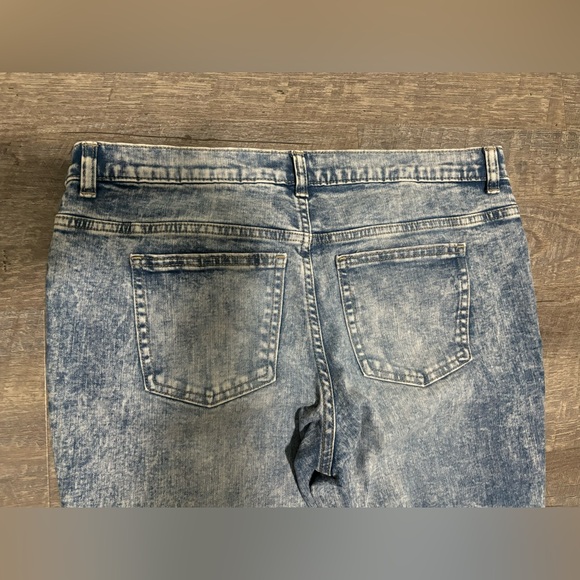 Wonder Nation Stonewashed Denim- 16 Slim HUSKY - Picture 9 of 16